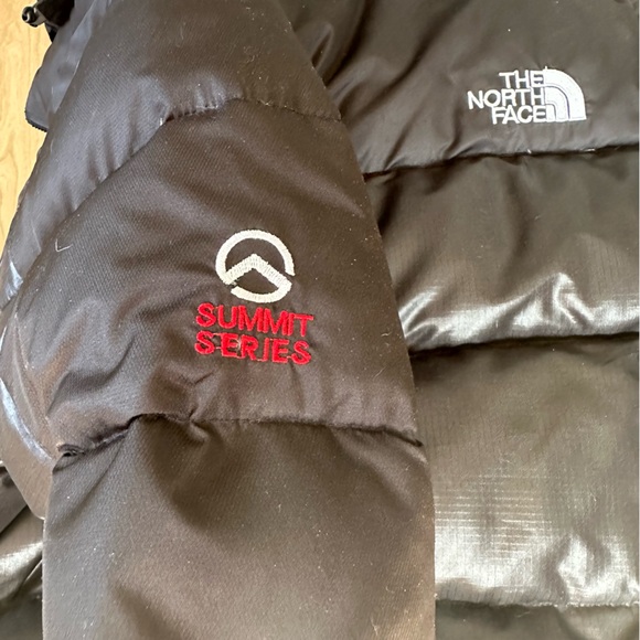 Men’s North Face Black Down Puffer Coat - Picture 5 of 5